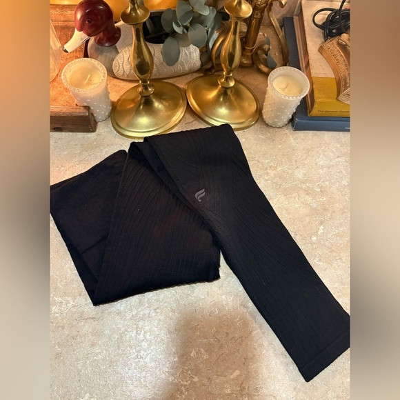 Fabletics Seamless High waisted Linework Black leggings size XS NWT - Picture 5 of 9